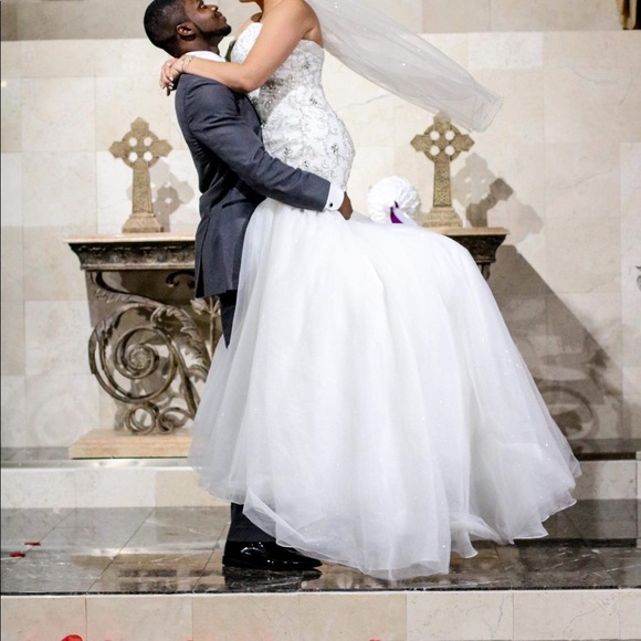 Disney Princess Ariel Wedding Dress - Picture 4 of 7